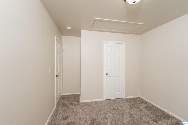 Building Photo - 537 Fox Run Cir