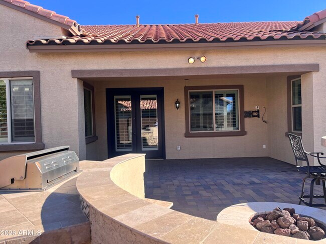 Building Photo - 2208 E Indian Wells Dr