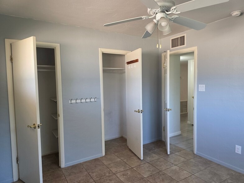 Building Photo - 1610 E Palo Verde Dr