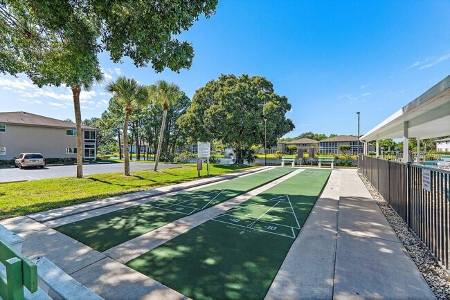 Building Photo - 14 Lake Vista Trail