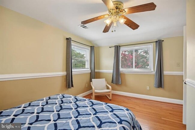 Building Photo - 3705 S Four Mile Run Dr