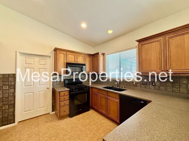 Building Photo - 21172 Cabernet Ln