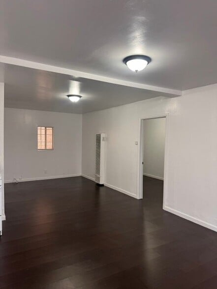 Building Photo - 3711 S Western Ave