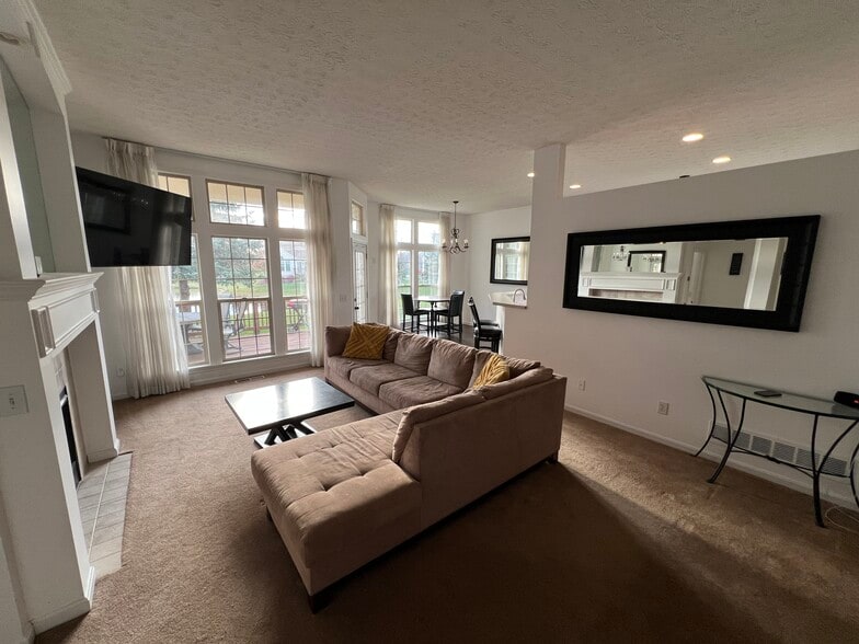 Building Photo - 3148 Benwick Dr