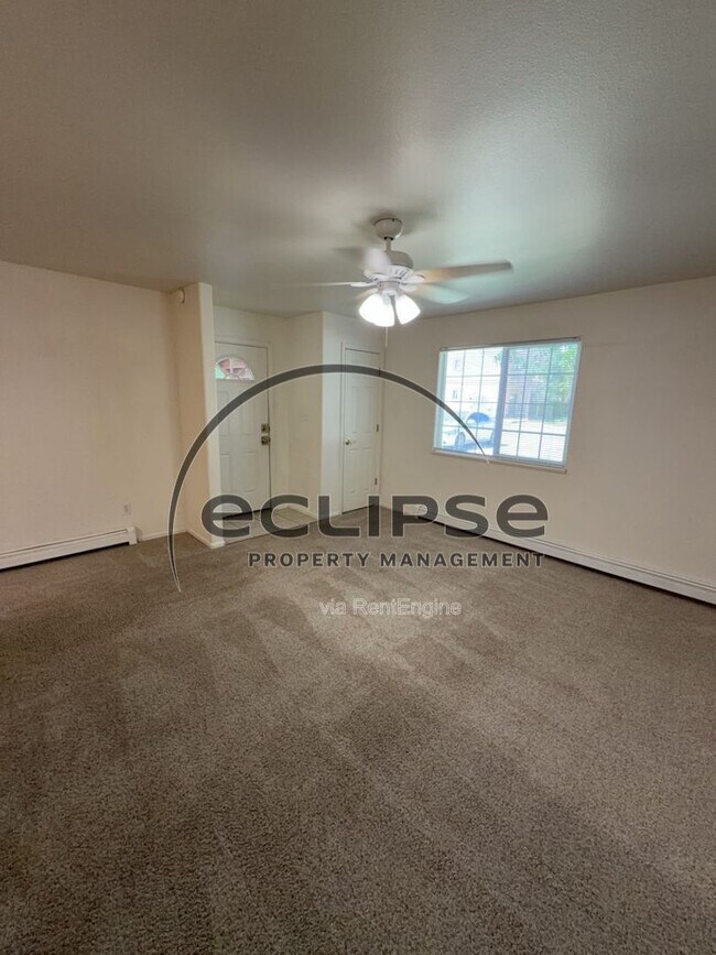 Building Photo - 493 Coronado Way