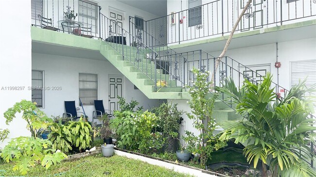 Building Photo - 2225 Polk St