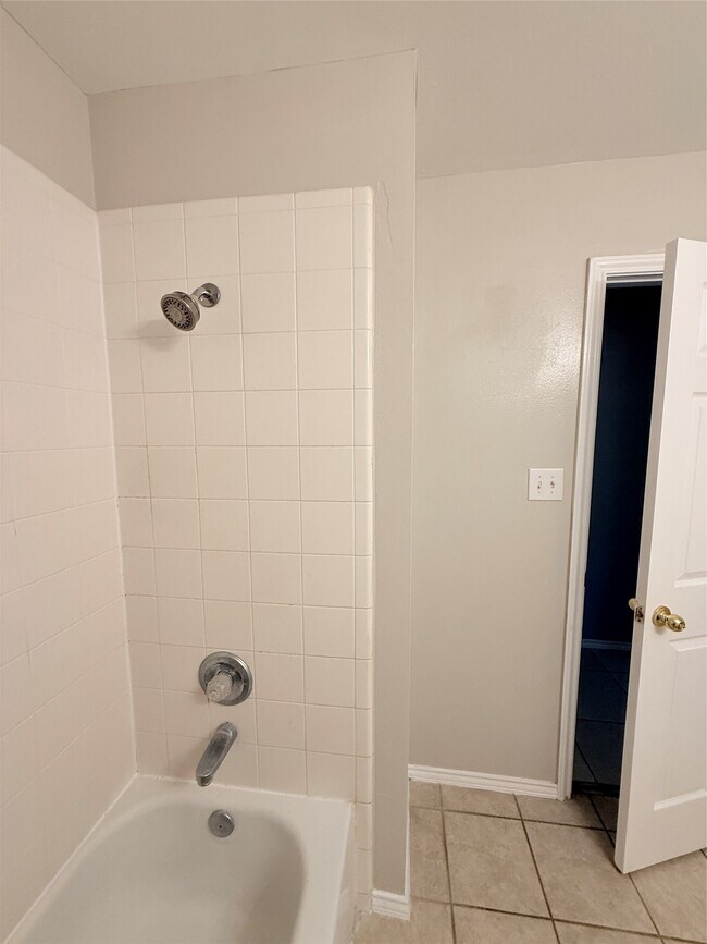 Building Photo - 12818 Magenta Oaks