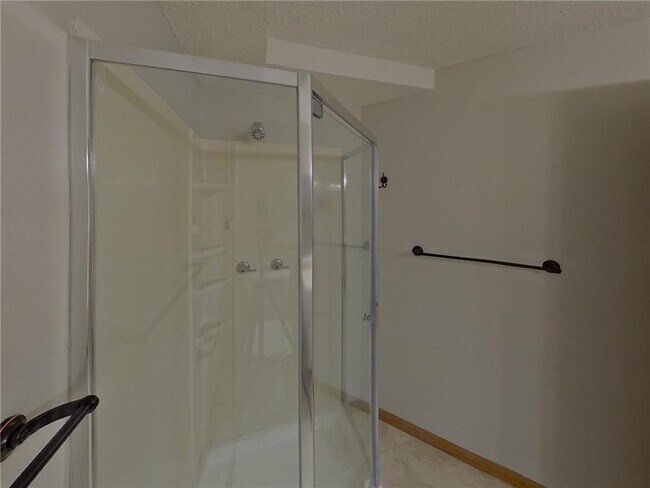 Building Photo - 17295 Hibiscus Ave