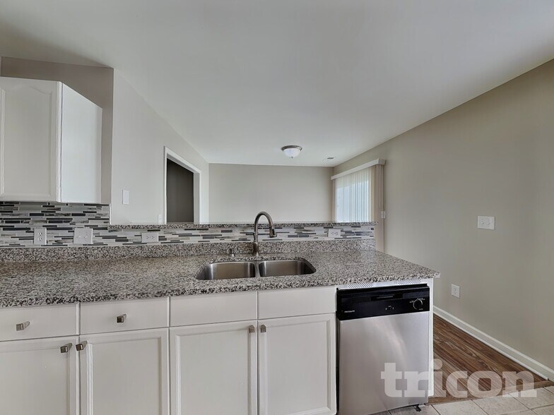 Building Photo - 5745 Henderson Oaks Dr