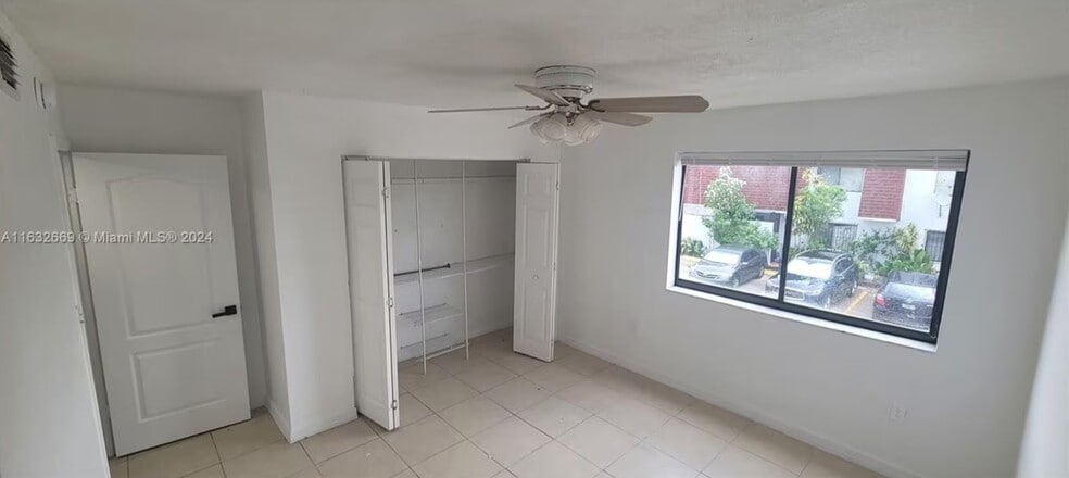 Building Photo - 319 NW 109th Ave