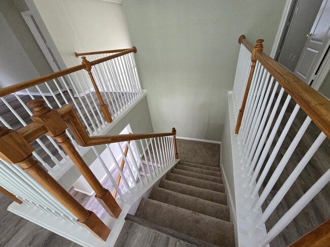 Building Photo - 2126 Blue Water Bay Dr