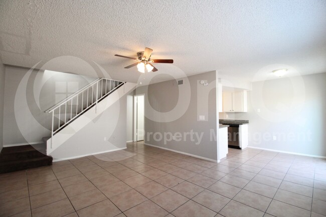 Building Photo - 860 E Brown Rd