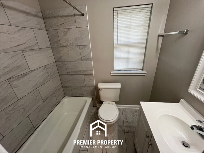 Building Photo - NEWLY RENOVATED 4BR/2BA Whitehaven Home | Detached 2-Car Garage & Tile Floors