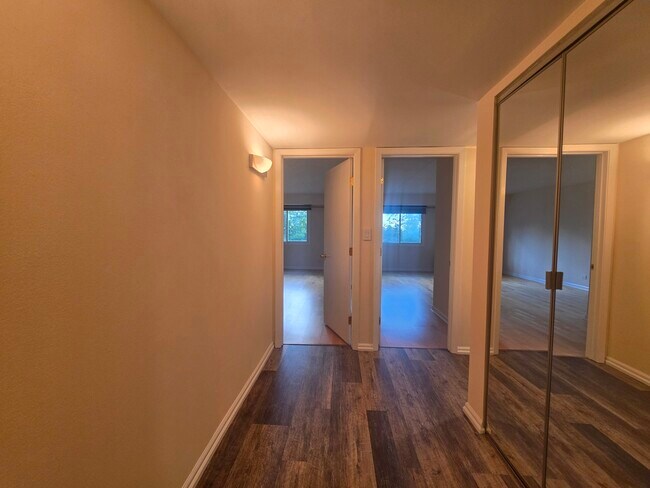 Building Photo - 375 Plum Creek Dr
