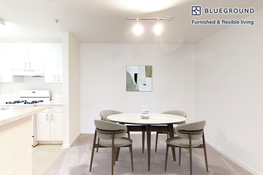 Building Photo - 15717 Winners Dr