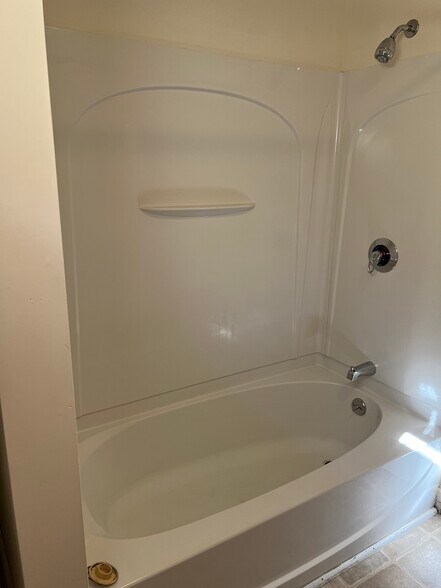 Tub and shower - 47 Plunkett St
