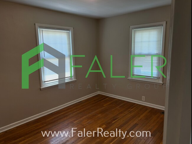 Building Photo - Charming Belmont Cape Cod Available Immedi...