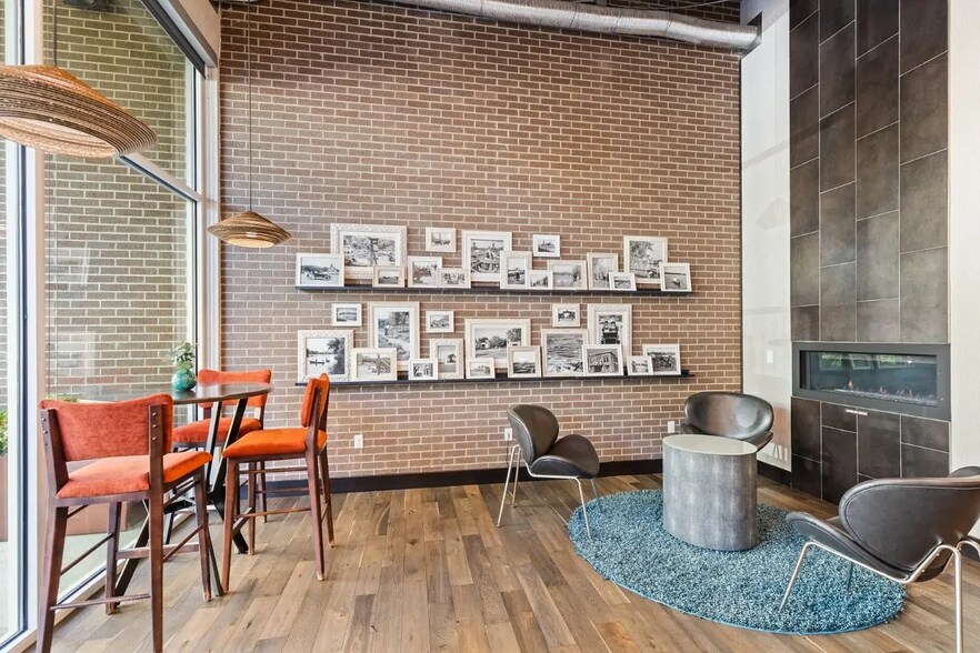 Building Photo - 2900 E 16th Ave