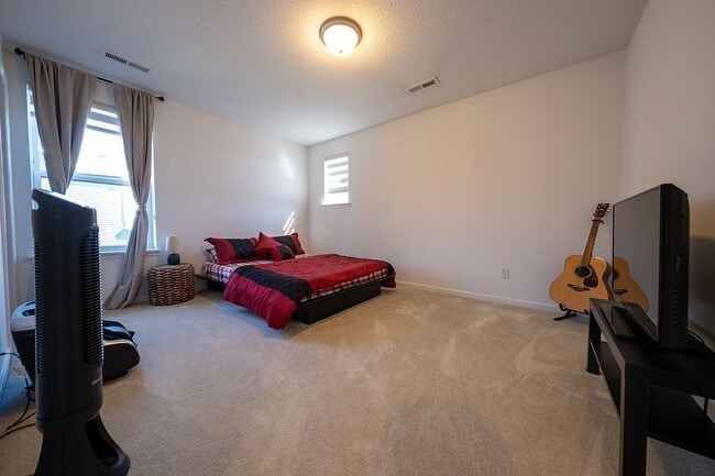Building Photo - 5004 Trillium Cove NE