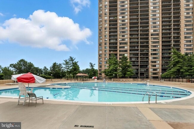 Building Photo - 3705 S George Mason Dr