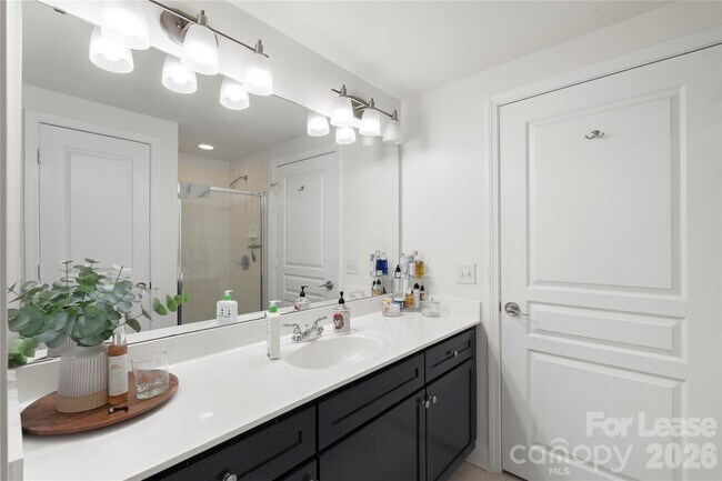 Building Photo - 1315 East Blvd