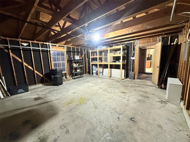 Building Photo - 3417 Clearview Cir