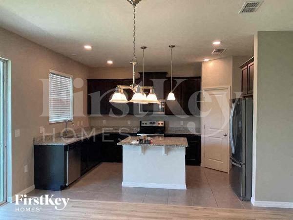 Building Photo - 14291 Seranoa Dr