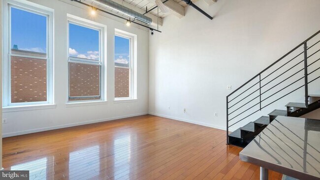 Building Photo - 1027 Arch St