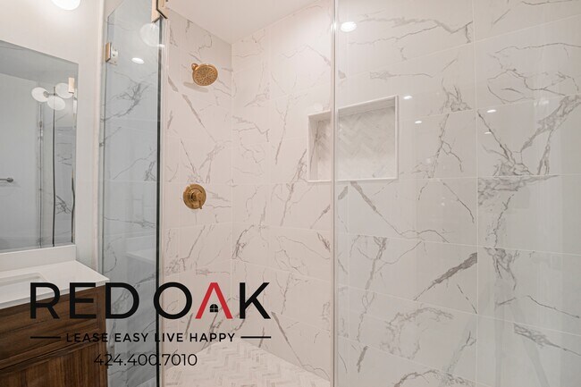 Building Photo - 6738 Independence Ave