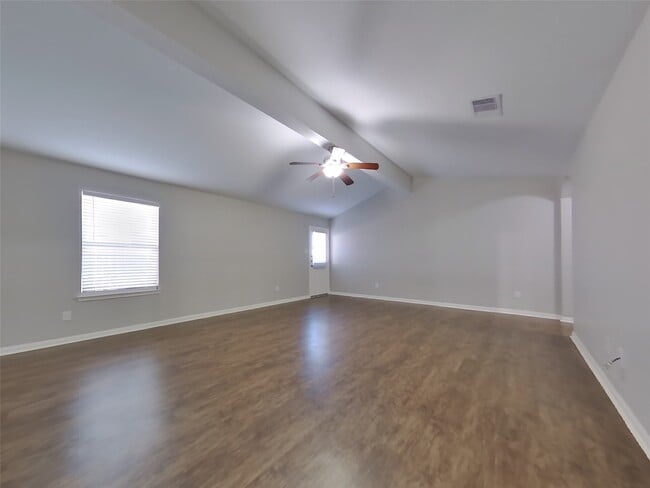 Building Photo - 2322 Oyster Bay Ave