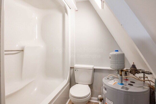 Building Photo - 90 Park St