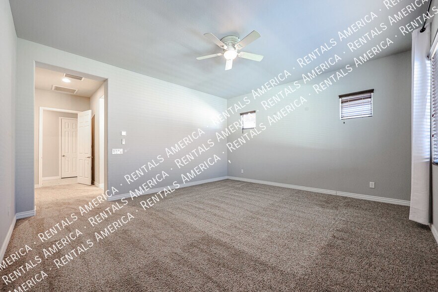 Building Photo - 8544 W Midway Ave