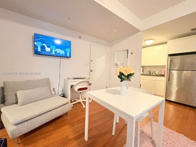 Building Photo - 1542 Drexel Ave