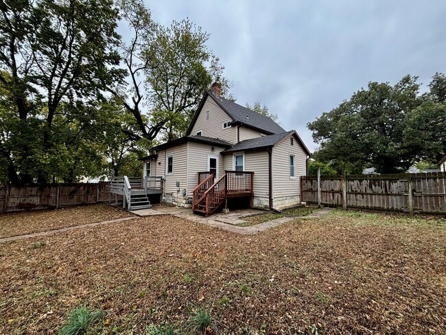 Building Photo - Italian Estates Property Management