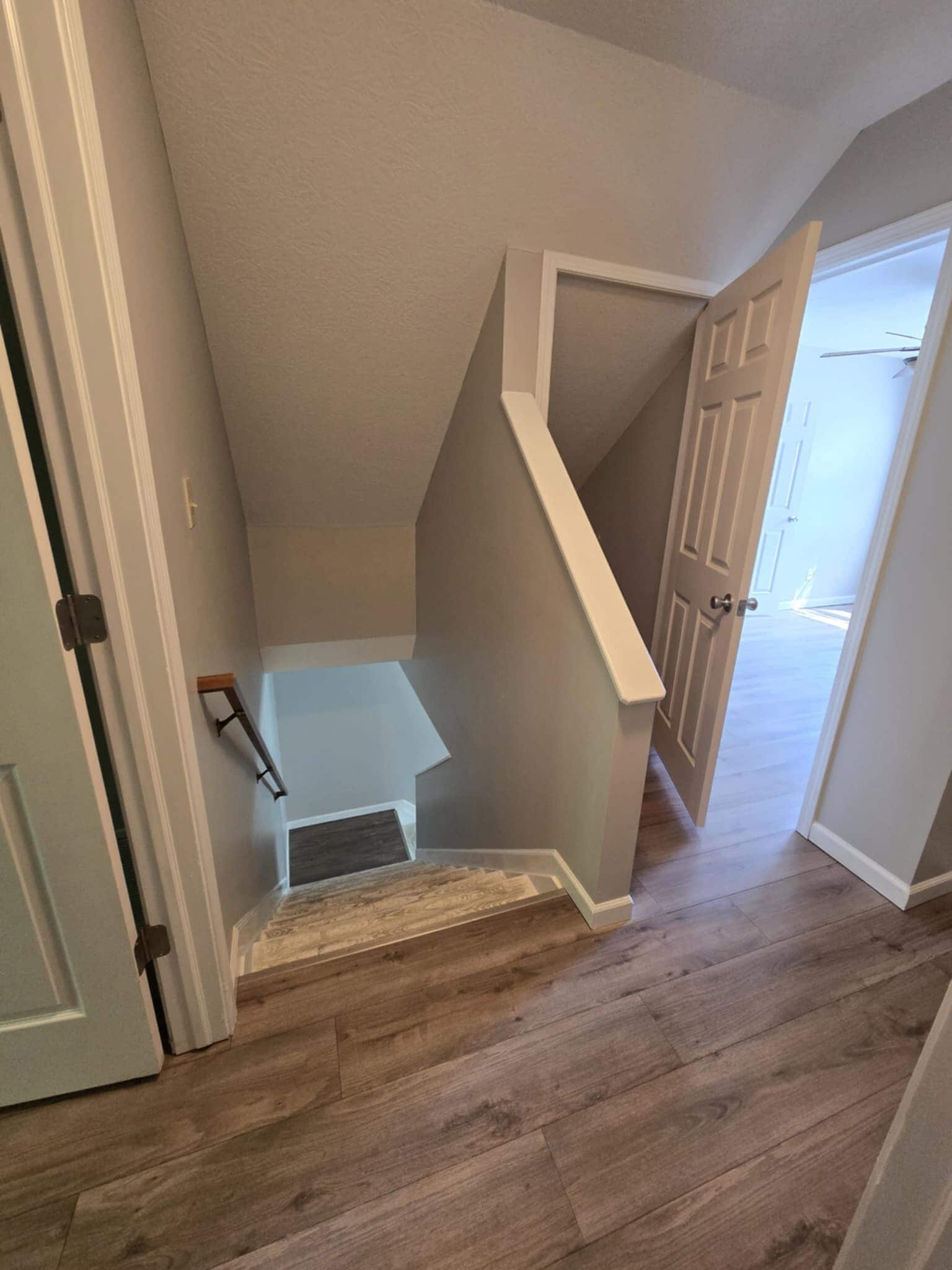 2nd Floor - Hallway & Linen Closet - 156 W Cherokee Dr