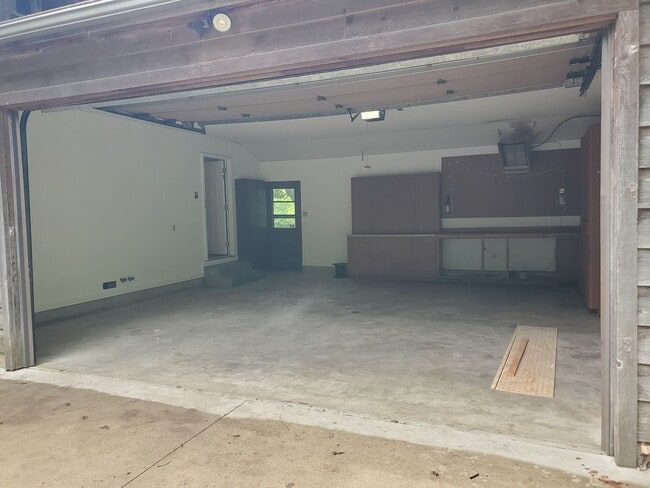 Building Photo - Secluded luxury cabin in woods with privat...