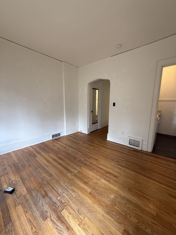 Building Photo - 622 Howard Pl