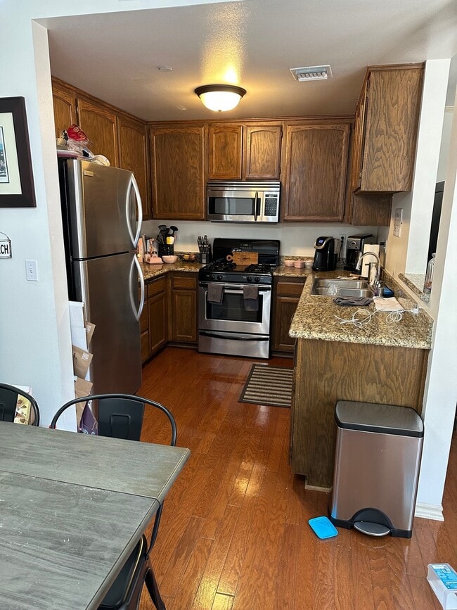 Building Photo - 4523 Woodman Ave