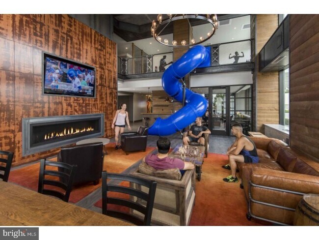 Building Photo - 250 N Christopher Columbus Blvd