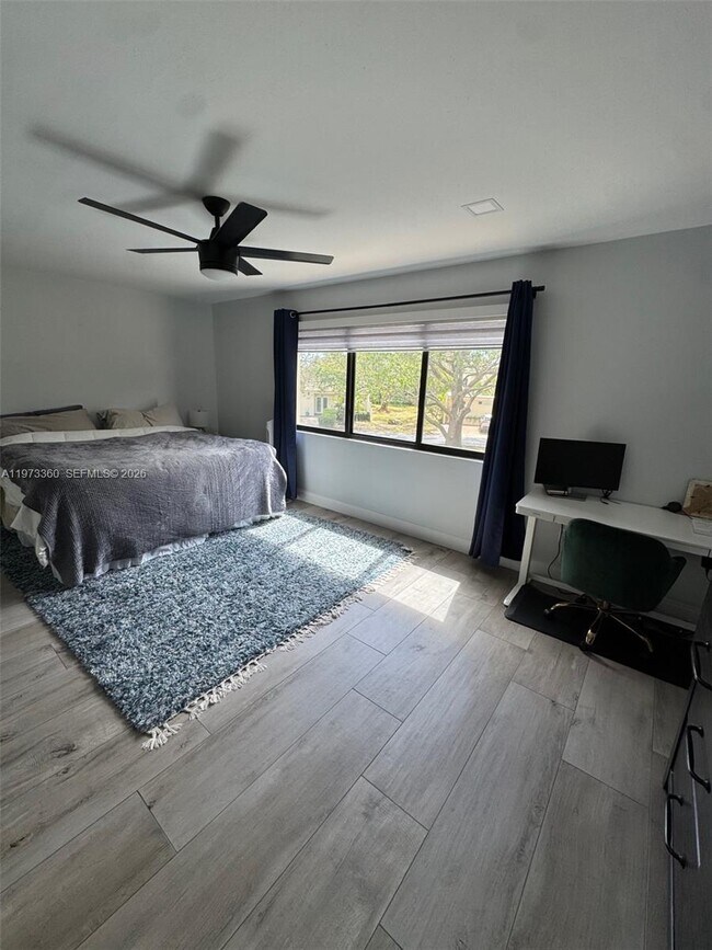 Building Photo - Southwest 102nd Place, Miami, FL 33173 - 3 BR 2.5 BA townhouse