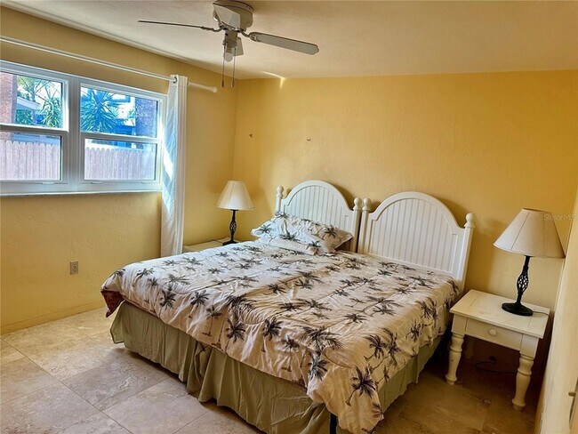 Building Photo - 535 68th Ave