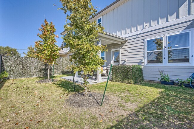 Building Photo - 9604 Dawn Pearl Dr