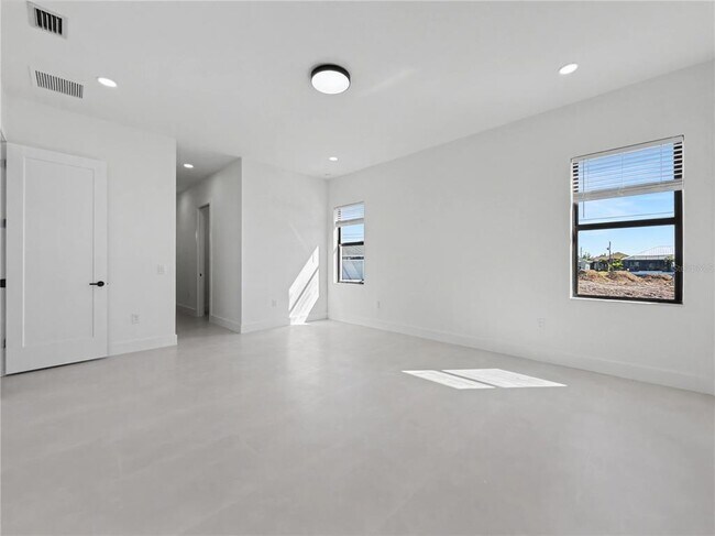 Building Photo - 14687 Lillian Cir