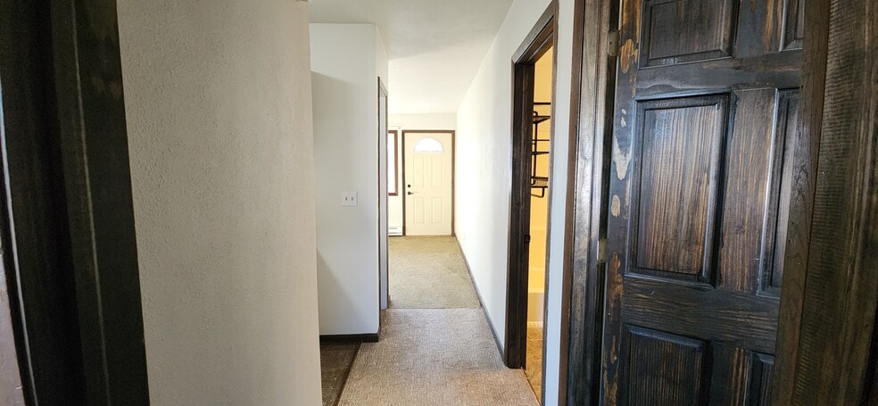 Building Photo - 625 9th St N