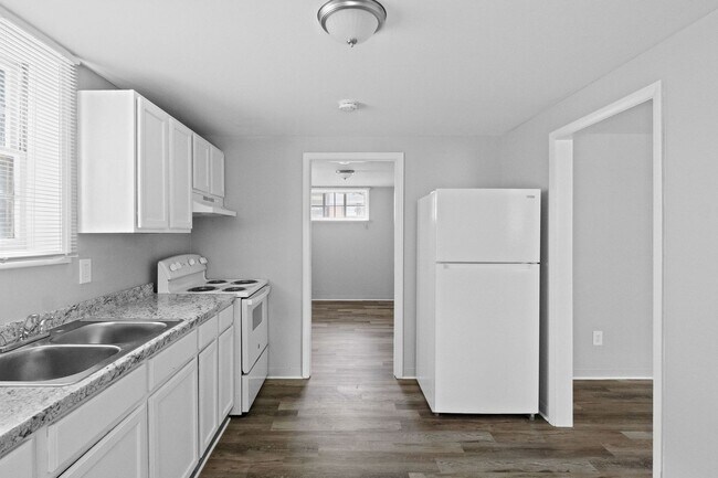 Building Photo - 427 Circle Dr