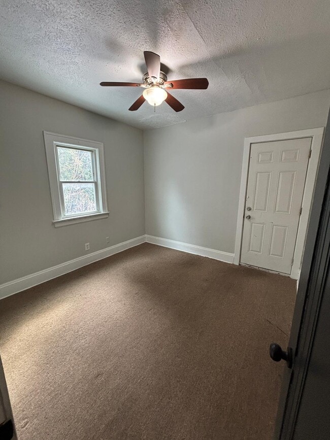 Building Photo - 15712 Cloverside Ave