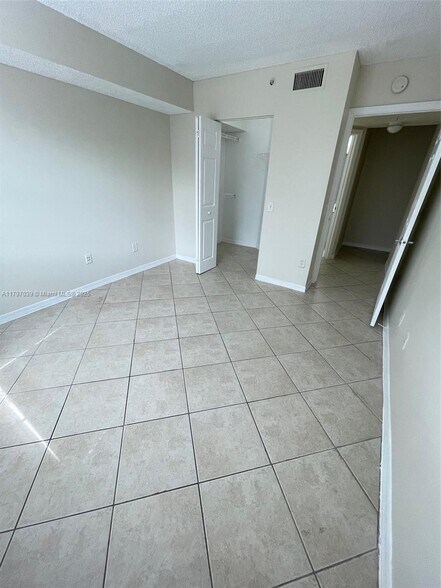 Building Photo - 155 NW 96th Ter