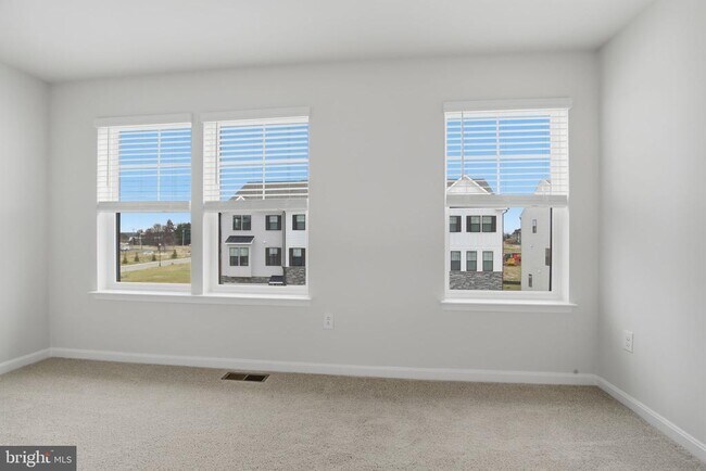 Building Photo - 332 Ensemble Wy