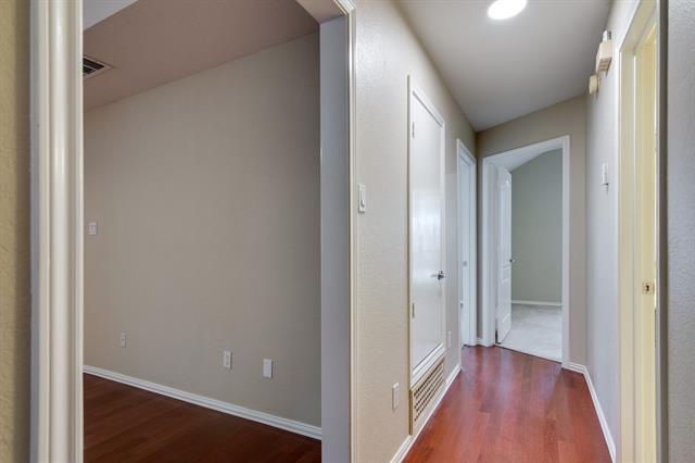 Building Photo - 7 Roaring Creek Ct