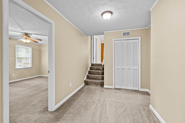 Building Photo - Immaculate 4BR Home with In Law Suite in Prime Location